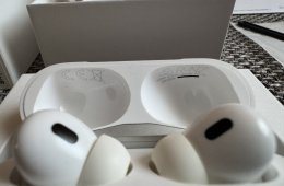 AirPods Pro 2 USB-C, Media Markt + Spigen Silicone Fit tok