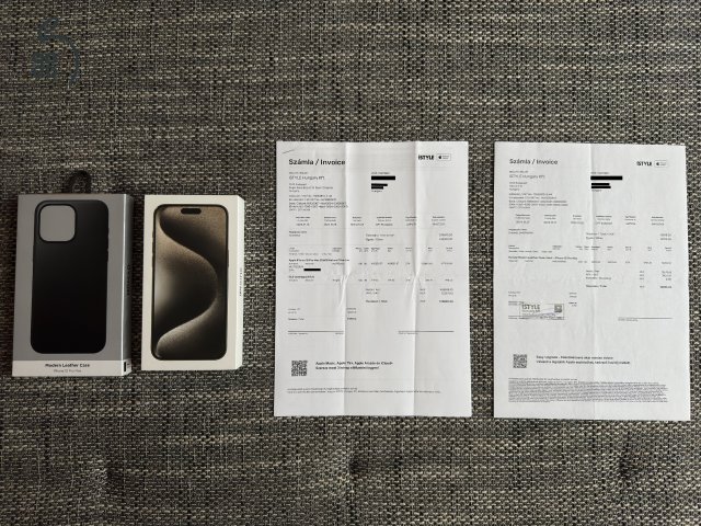 iPhone 15 Pro Max 256 GB Natural Titanium, iStyle garancia 2027.01.15-ig, 90% aksi + Nomad Modern Leather Case, Spigen üvegfólia