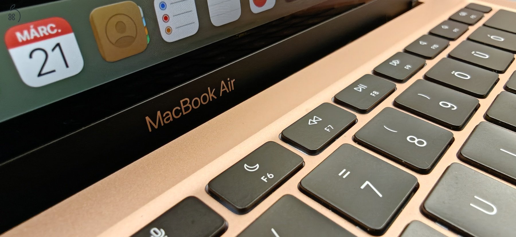 Apple MacBook Air 2020 ( A2337 ) laptop, M1 processzor, 8 GB RAM, 256 GB, Rose Gold, 13,3 hüvelykes Retina