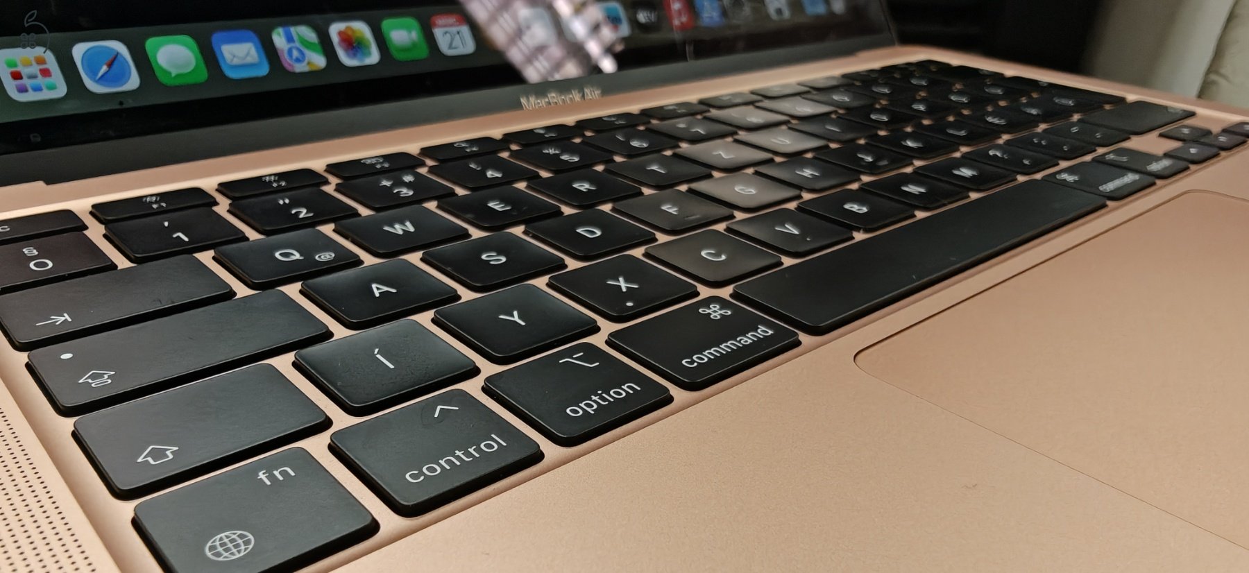 Apple MacBook Air 2020 ( A2337 ) laptop, M1 processzor, 8 GB RAM, 256 GB, Rose Gold, 13,3 hüvelykes Retina