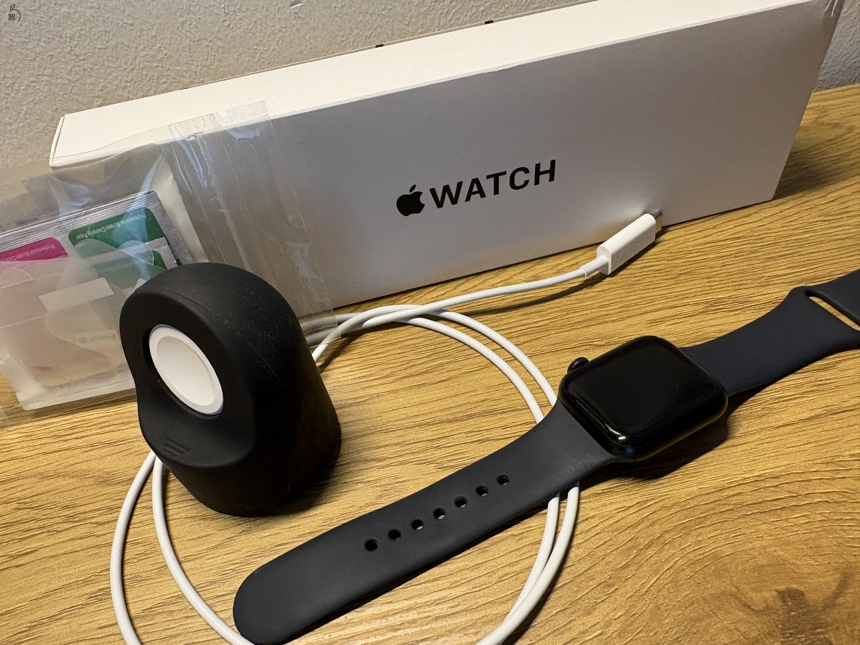 Apple Watch SE (Gen 2) 40mm Midnight AI Mid SB S/M GPS