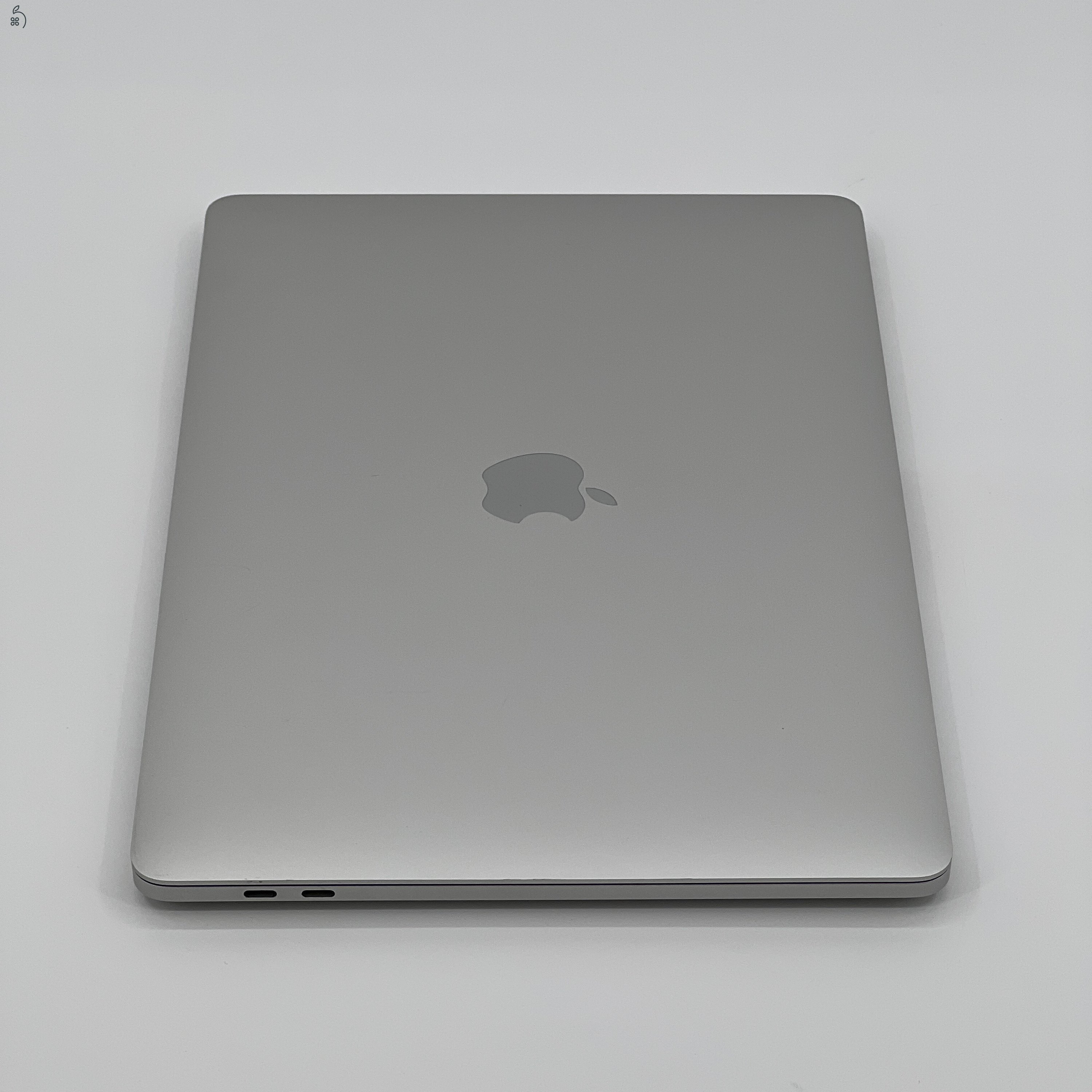 MacBook Pro 13″ 2021, M1 16 GB RAM, 8 core CPU, 8 core GPU, 512 GB SSD, Silver 27% Áfa 0538AB