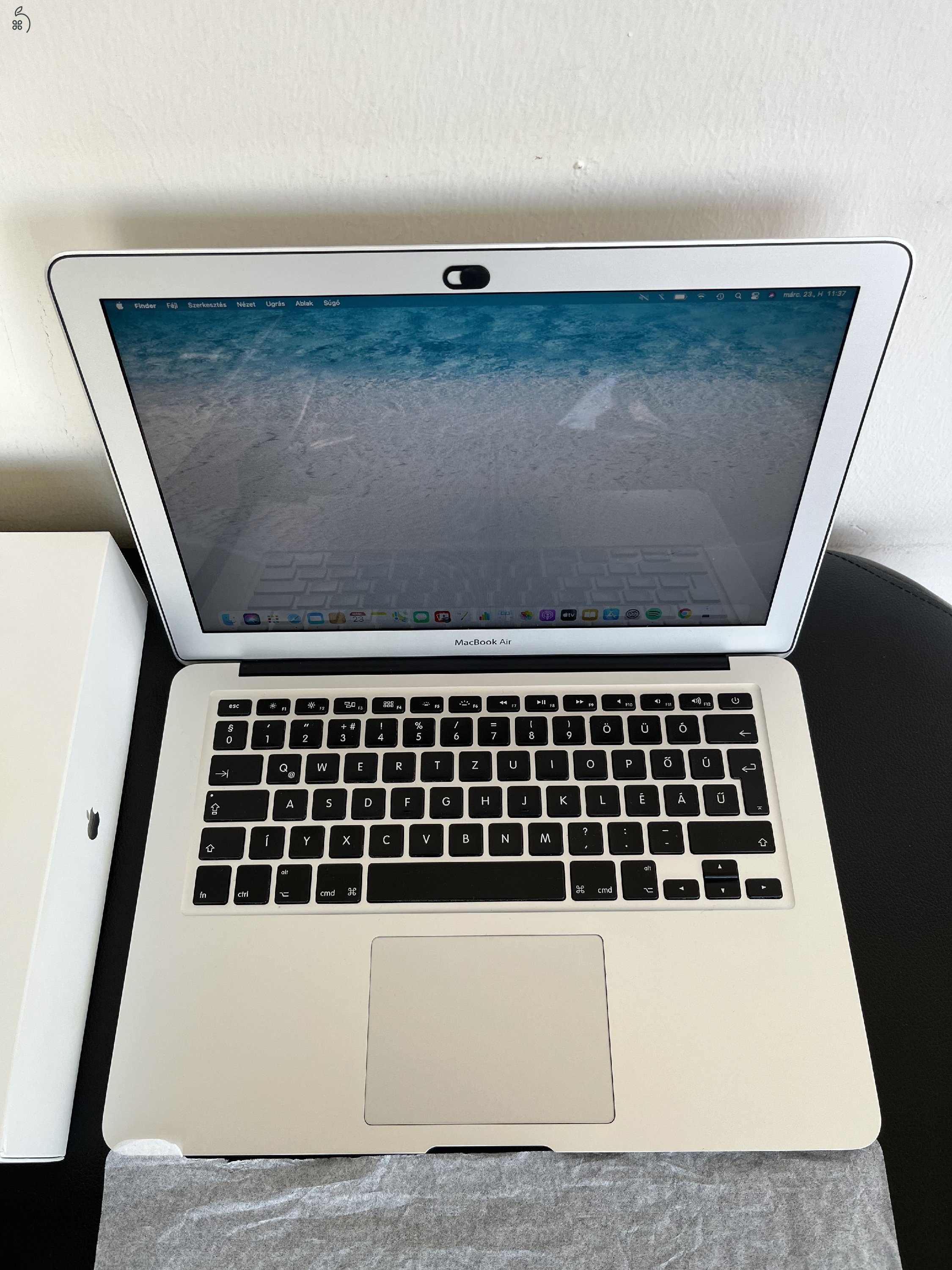 APPLE MACBOOK AIR 13” (2014)