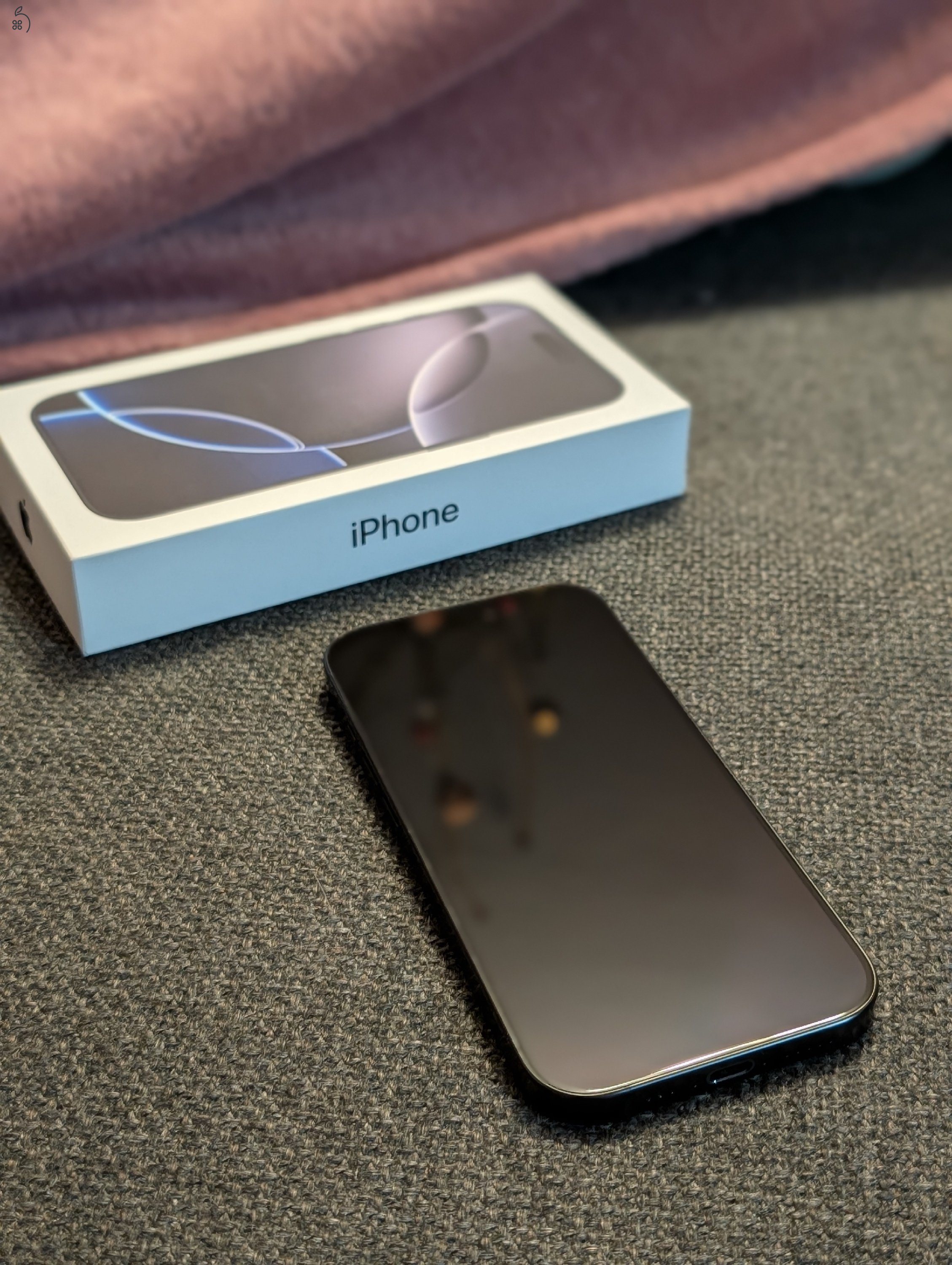 iPhone 16 Pro Black Titanium újszerű