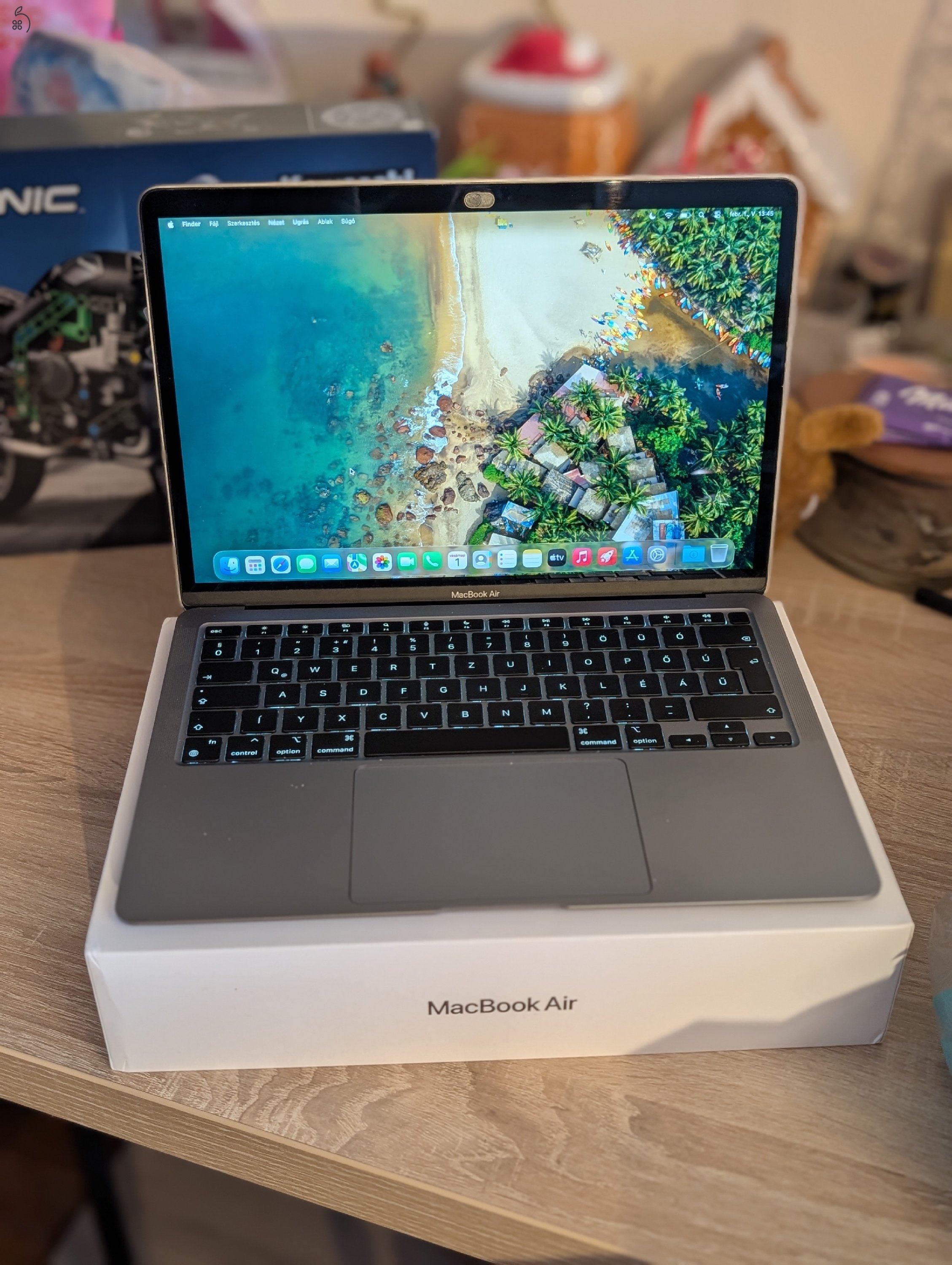 MacBook Air M1 8/512GB megkímélt