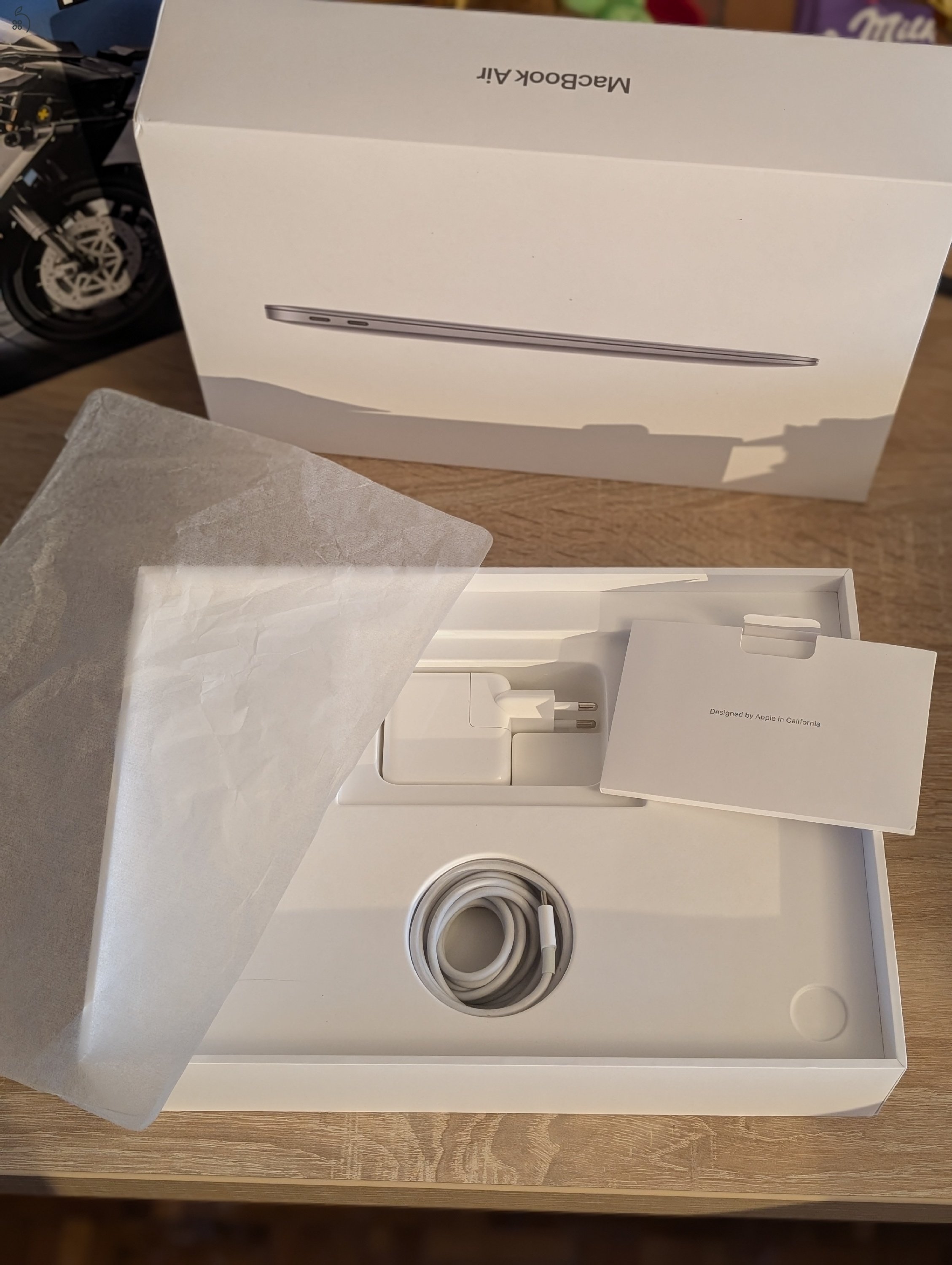 MacBook Air M1 8/512GB megkímélt