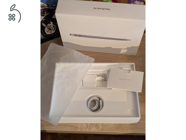 MacBook Air M1 8/512GB megkímélt