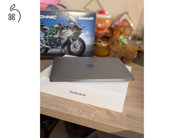 MacBook Air M1 8/512GB megkímélt