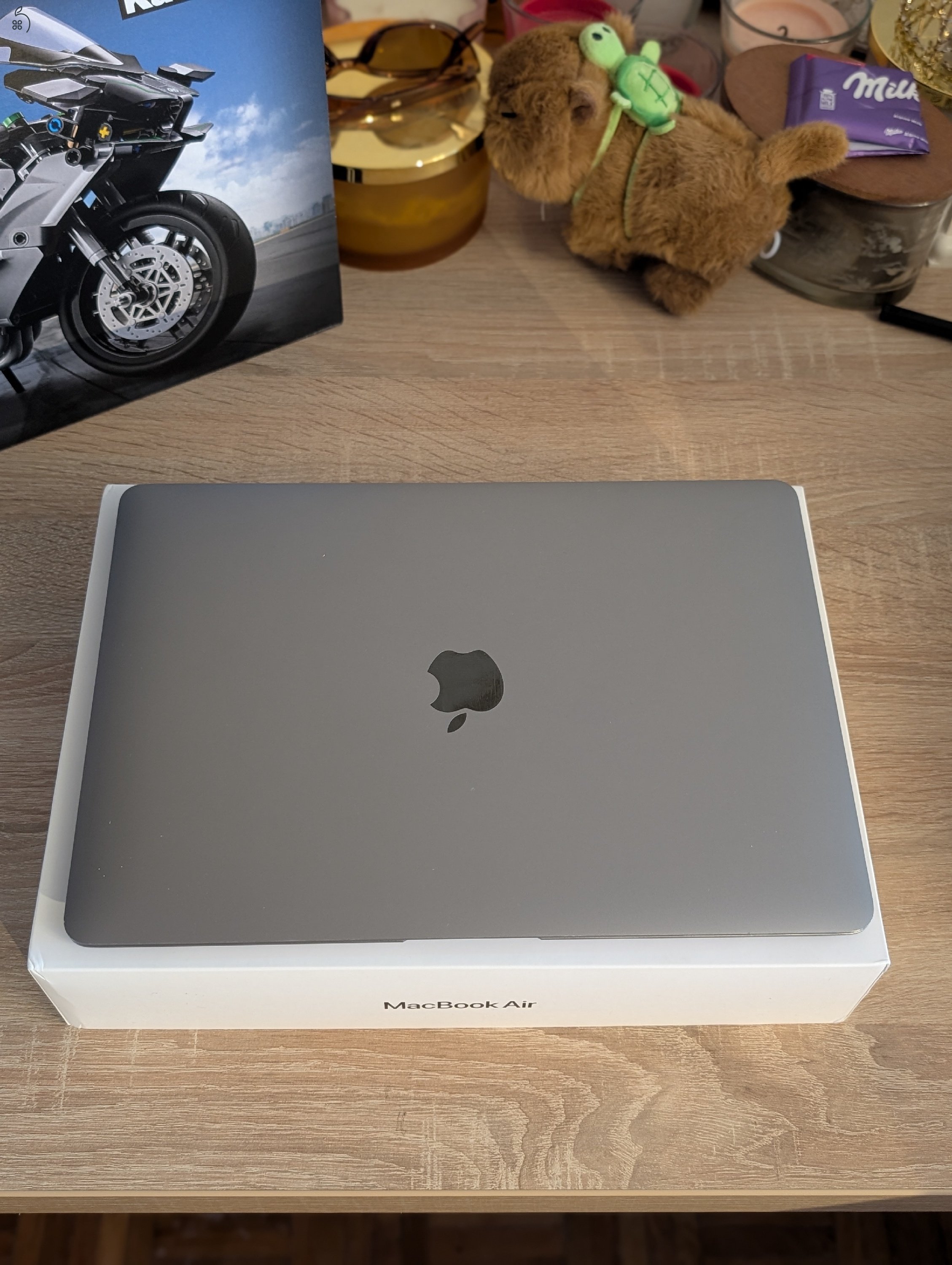 MacBook Air M1 8/512GB megkímélt