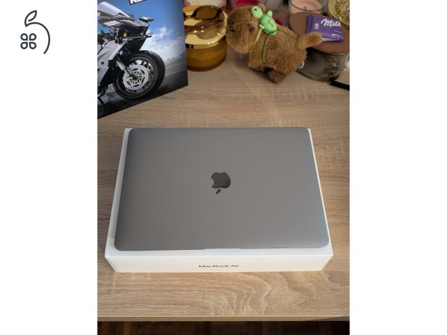 MacBook Air M1 8/512GB megkímélt