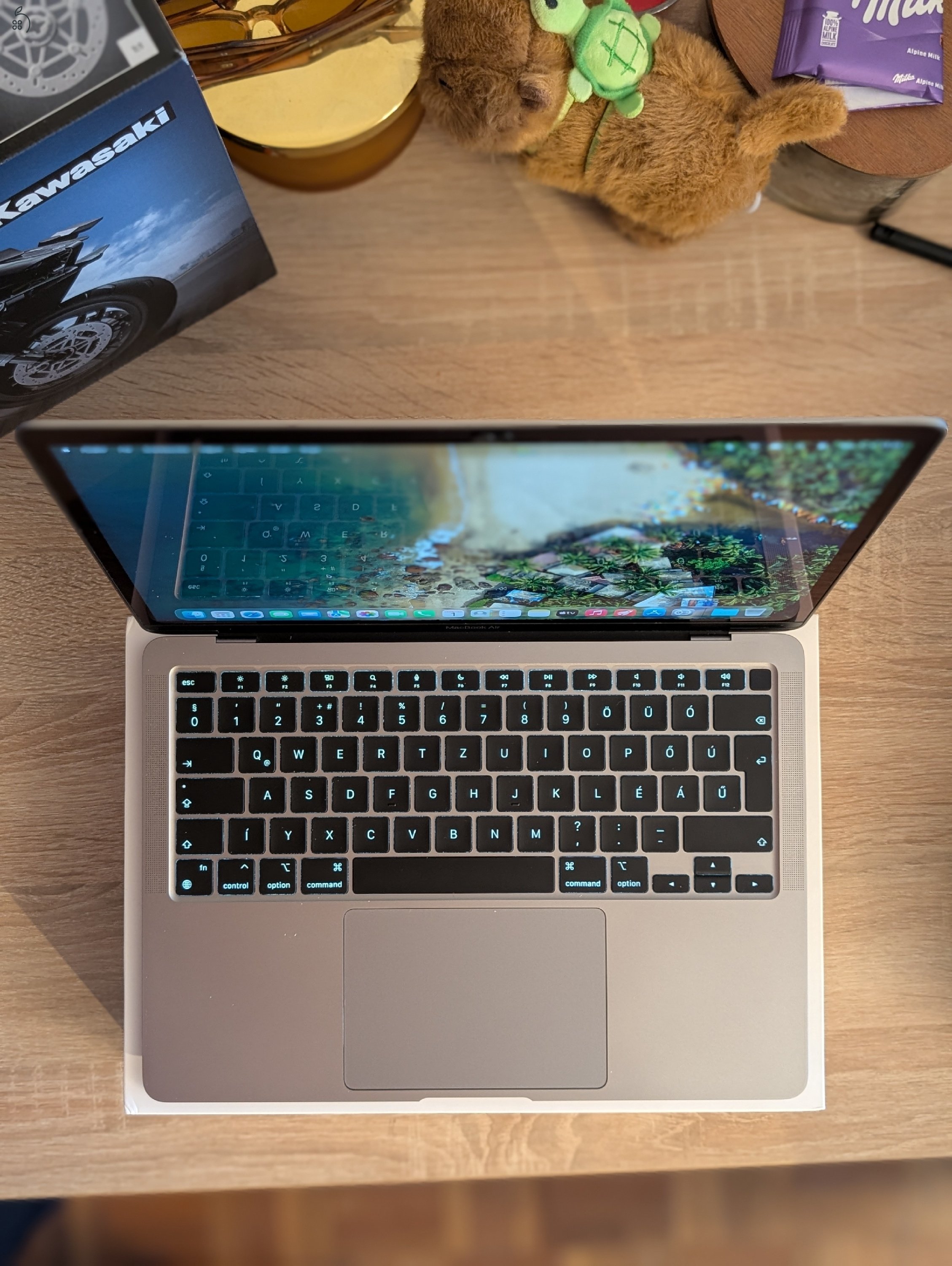 MacBook Air M1 8/512GB megkímélt