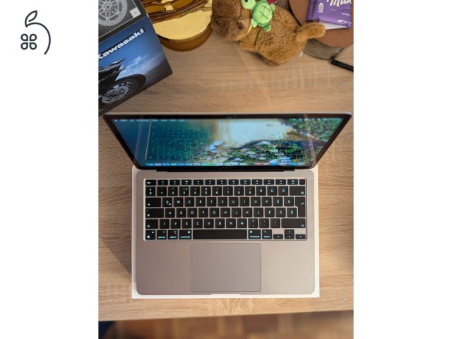 MacBook Air M1 8/512GB megkímélt
