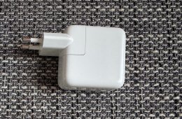 Apple 35 wattos, kétportos USB‑C hálózati adapter
