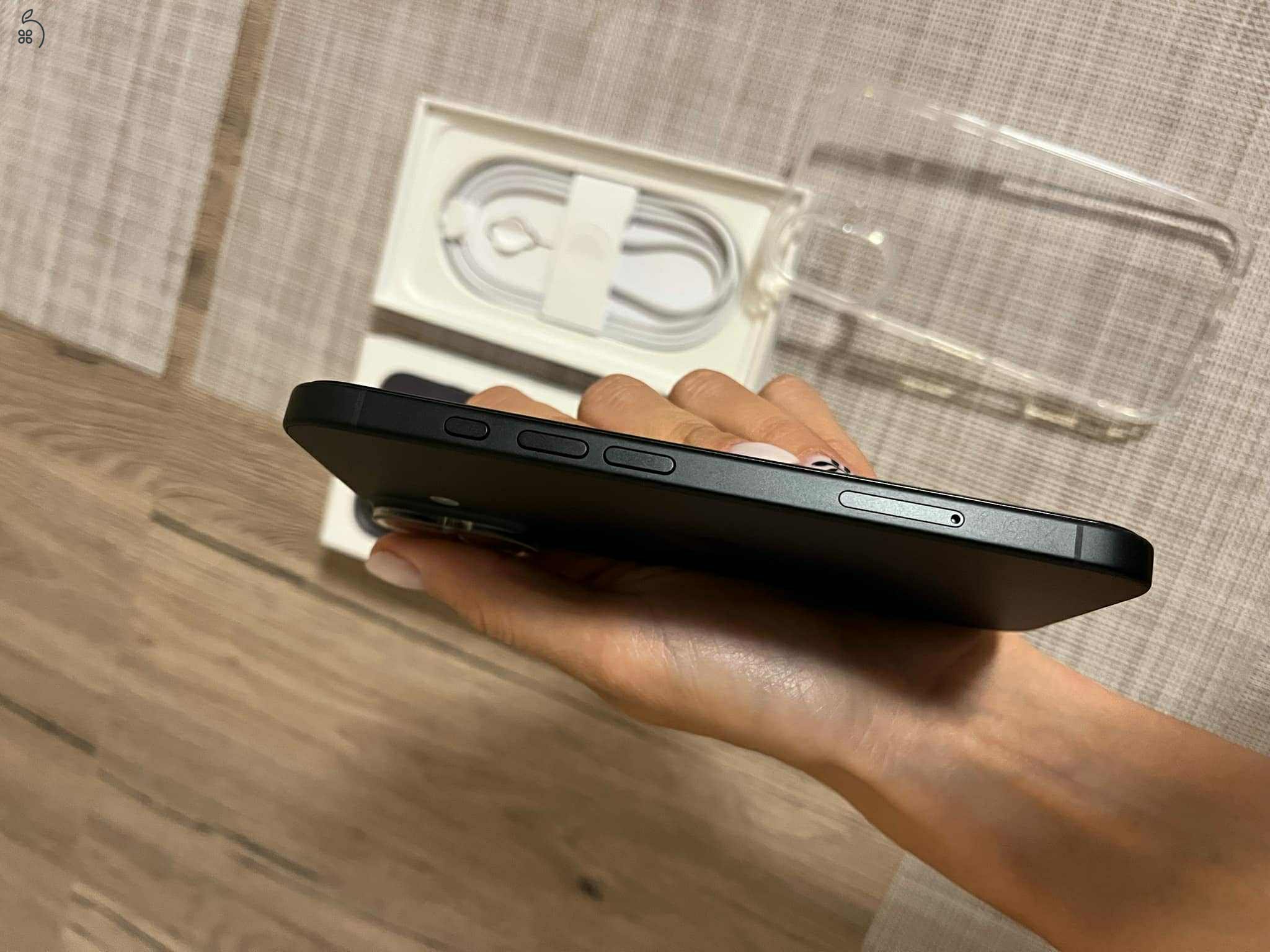 Eladó Iphone 16 128 GB 