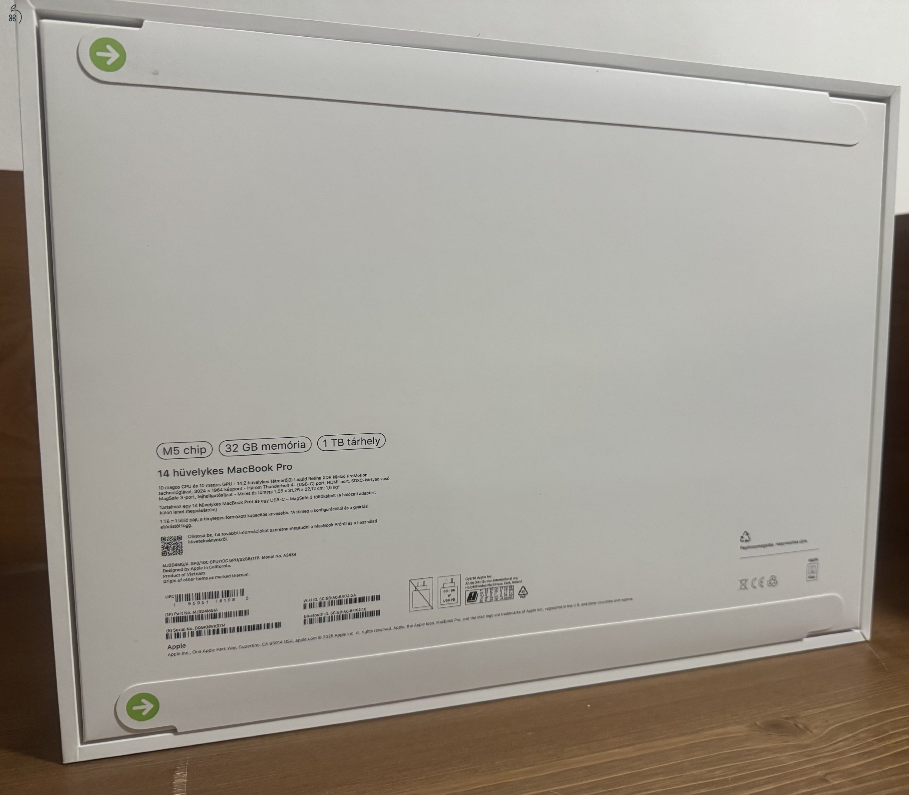 MacBook Pro M5, 32GB memo, 1TB SSD, 14,2