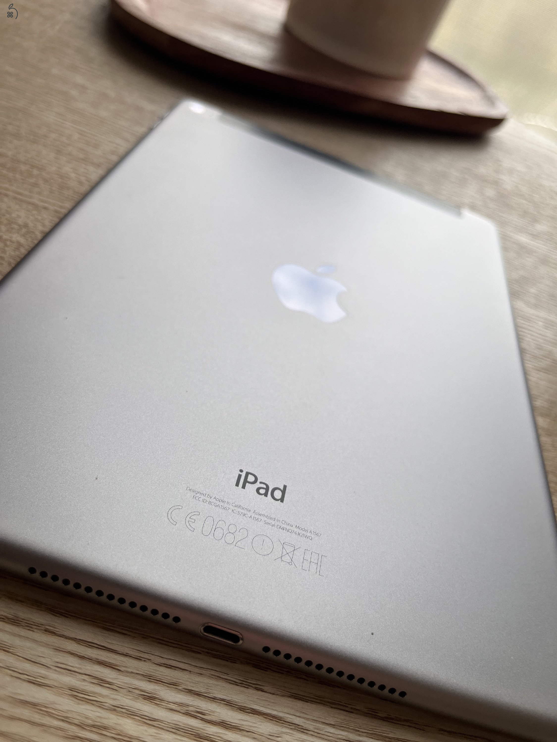 Apple iPad Air 2 Cellular 16 GB hibátlan, új akksival