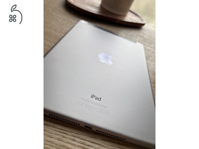Apple iPad Air 2 Cellular 16 GB hibátlan, új akksival
