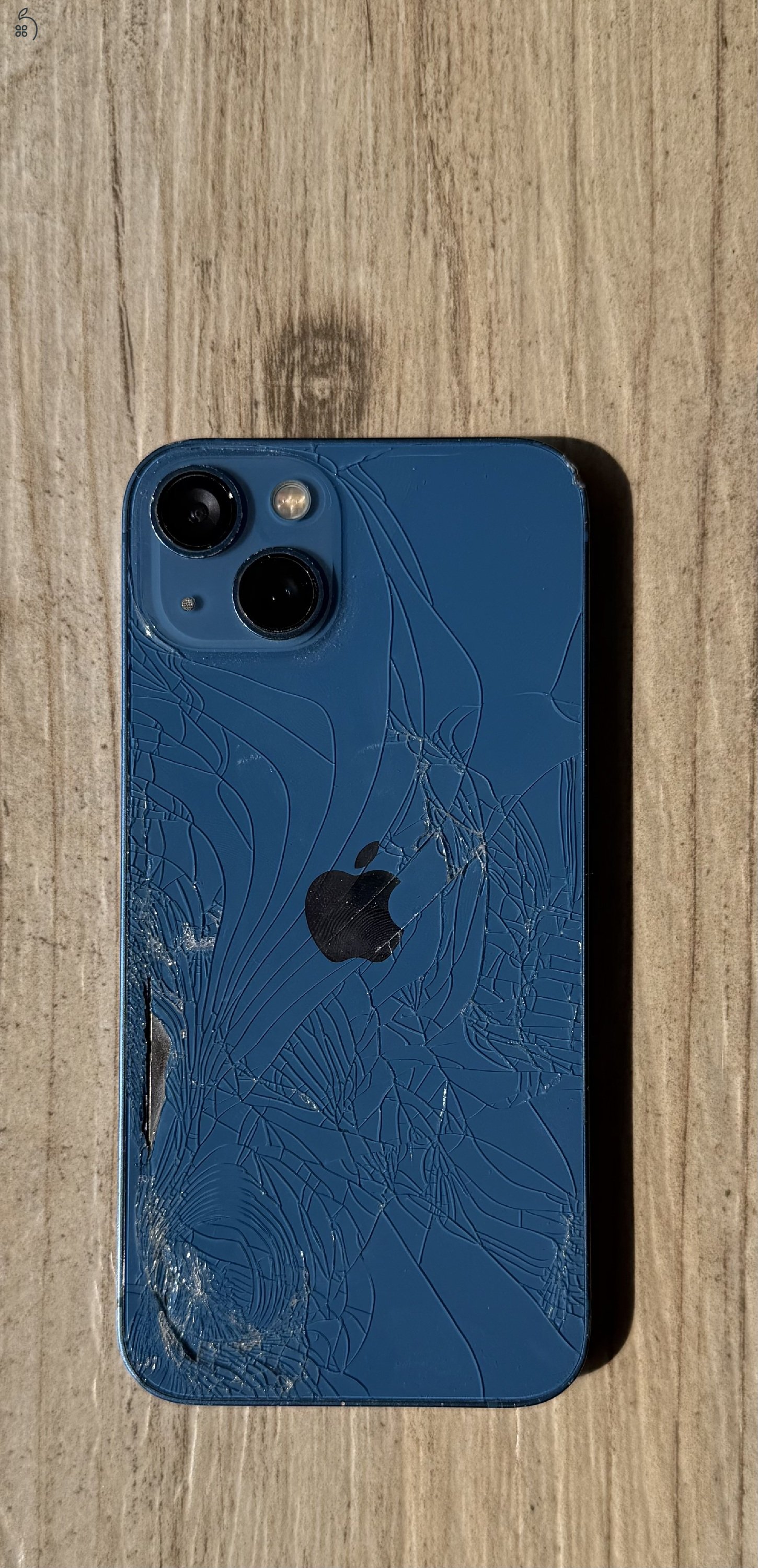 Iphone 13 256 GB Törött hátlappal
