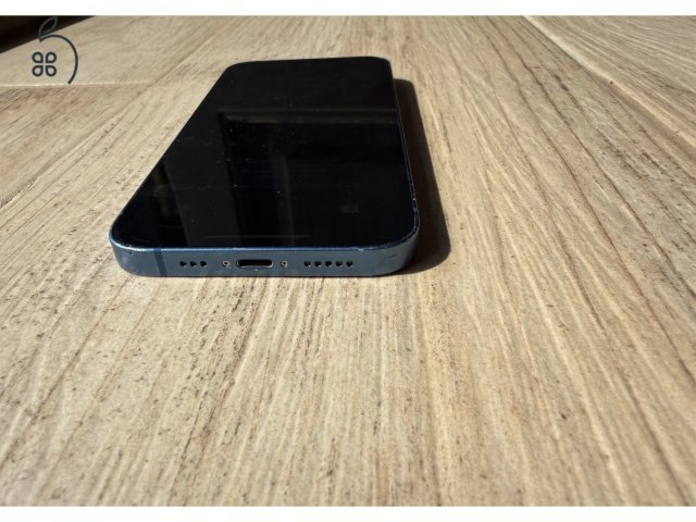 Iphone 13 256 GB Törött hátlappal