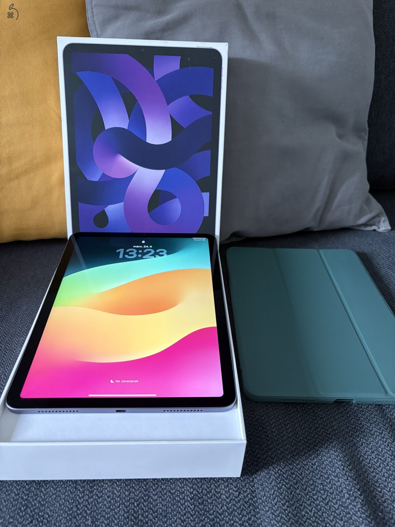 iPad Air 5th gen Wi-Fi 64GB Purple (M1)