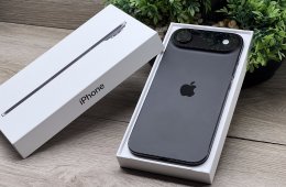 Hibátlan iPhone Air Space Black 256GB 2 ÉV Garanciával 100%