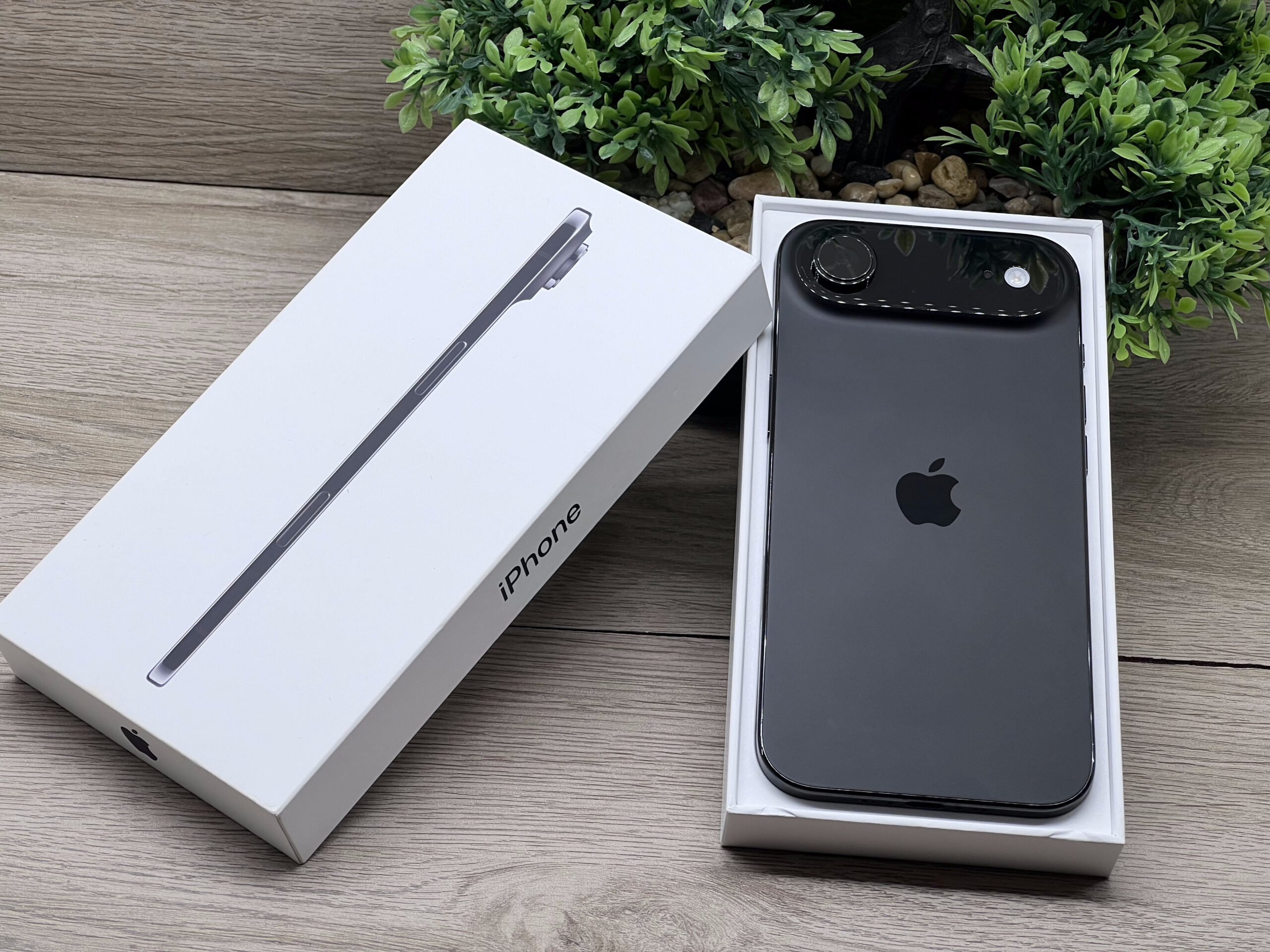 Hibátlan iPhone Air Space Black 256GB 2 ÉV Garanciával 100%