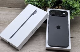 Hibátlan iPhone Air Space Black 256GB 2 ÉV Garanciával 100%