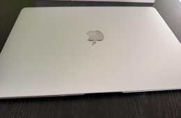 Eladó MacBook Air 13,3” ezüst – 8GB RAM / 256GB SSD