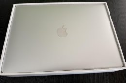 Eladó MacBook Air 13,3” ezüst – 8GB RAM / 256GB SSD