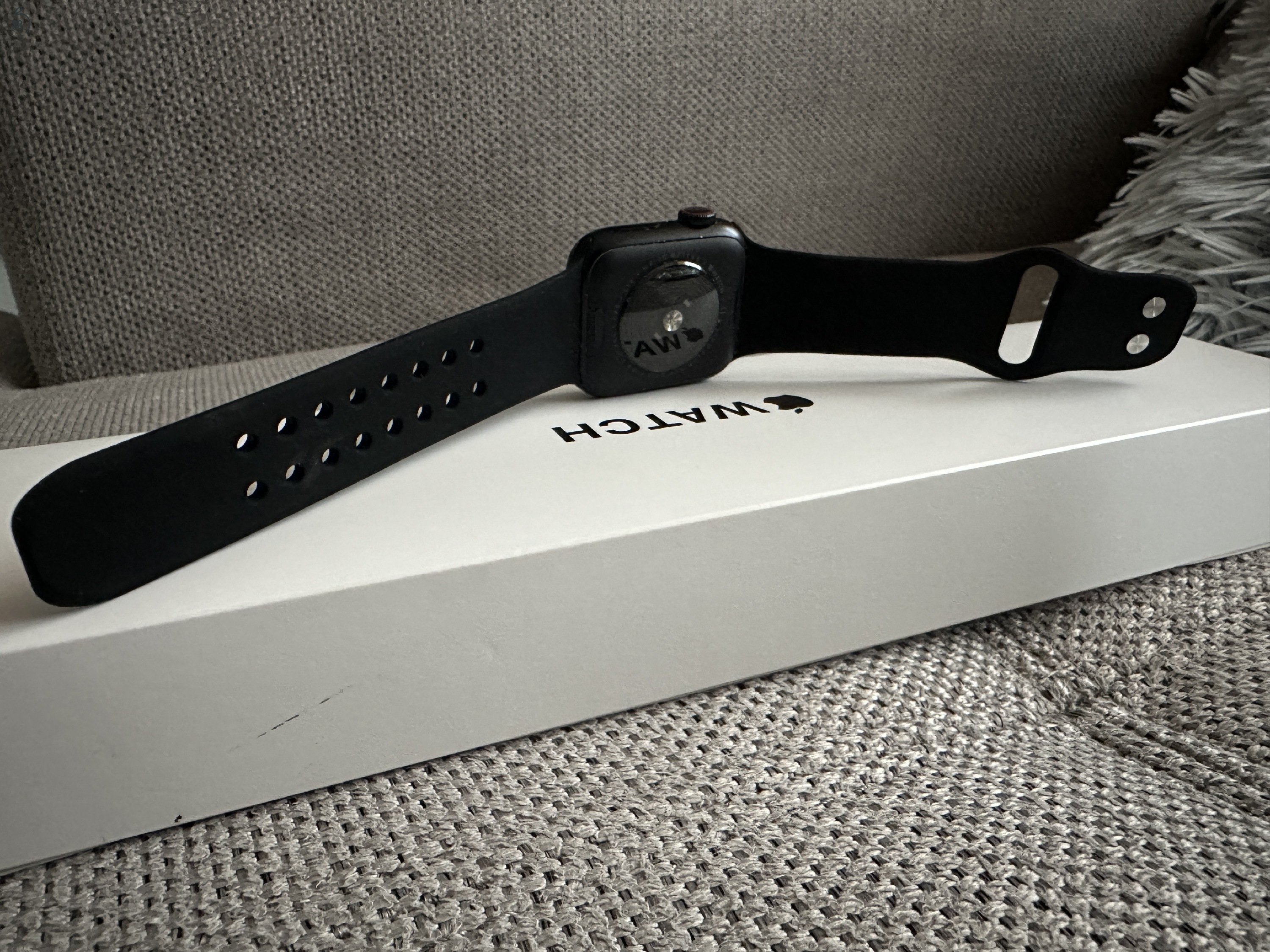 Apple Watch SE 2 40MM Midnight Aluminum gyönyörű állapot!