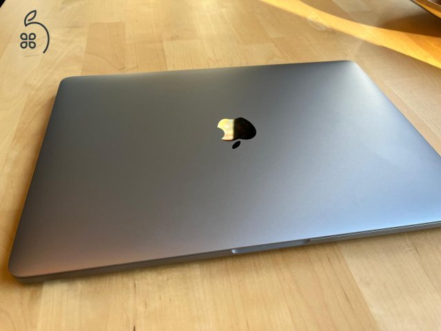 Akció M1 MacBook Pro 512GB SSD 16GB RAM 96% akkumulátor Touchbar megkímélt magyar 100% SSD
