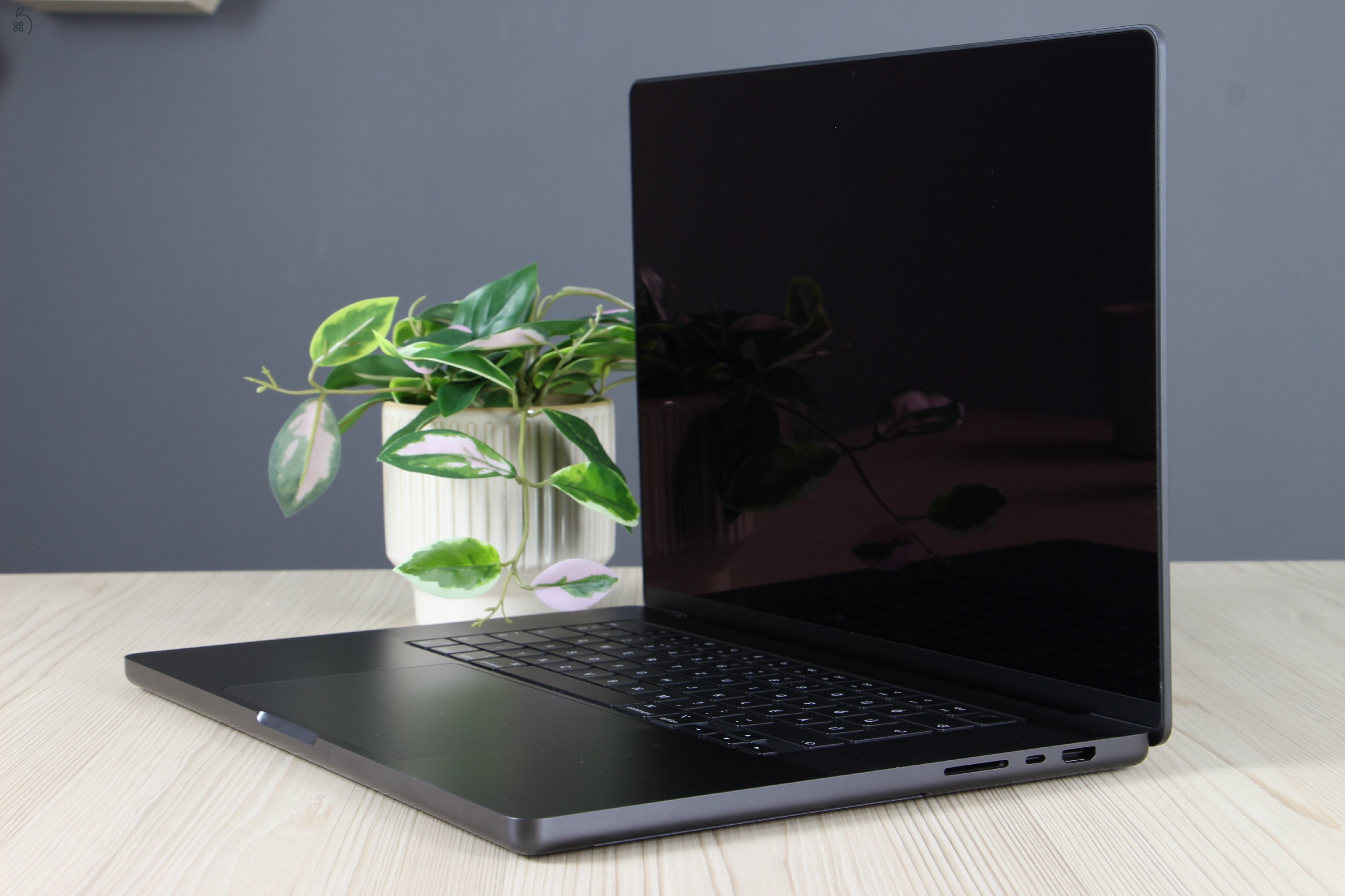 Újszerű Apple Macbook Pro 16