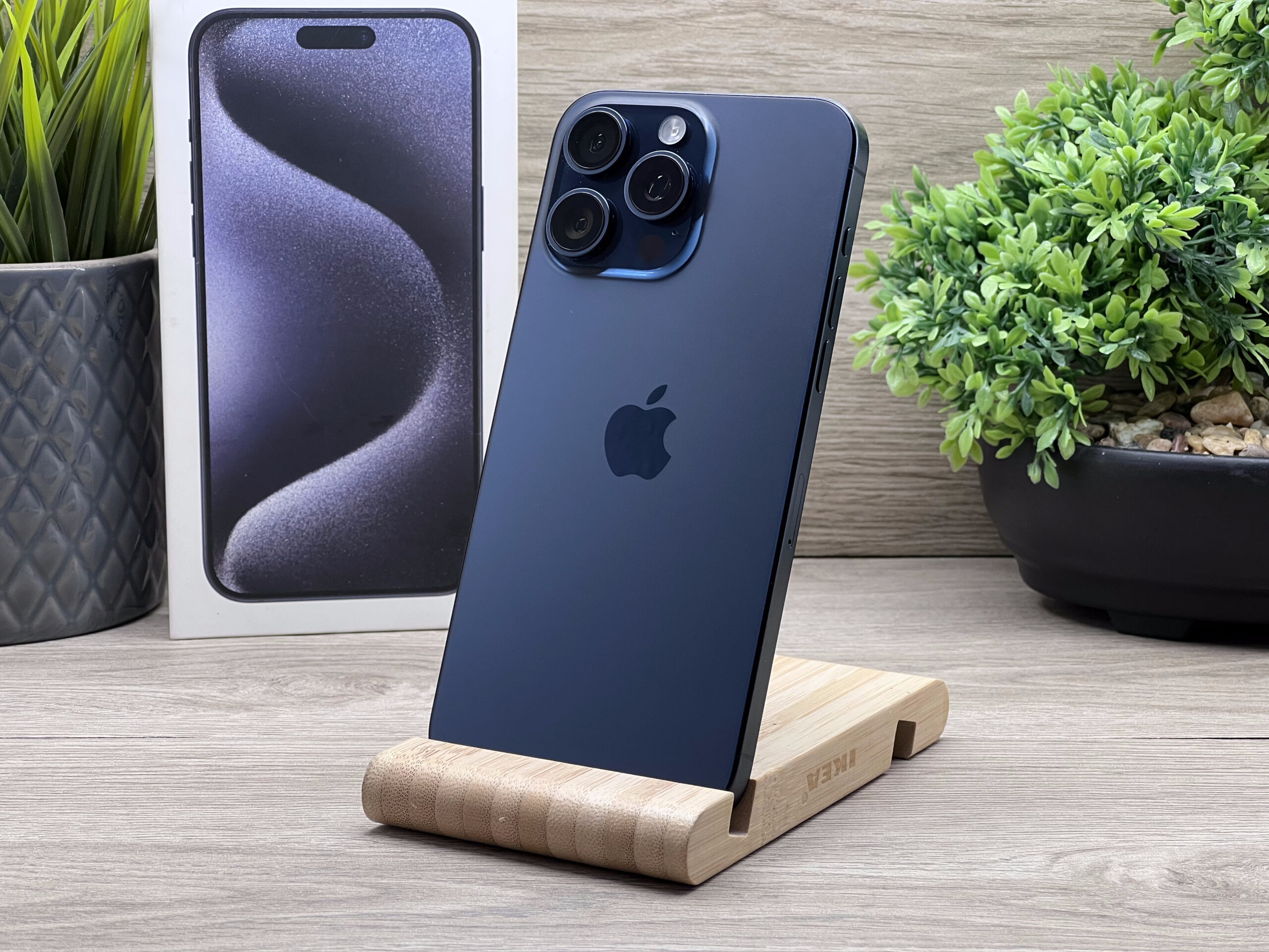 Hibátlan iPhone 15 Pro Max Blue Titanium 256GB 2 ÉV Garanciával 91%