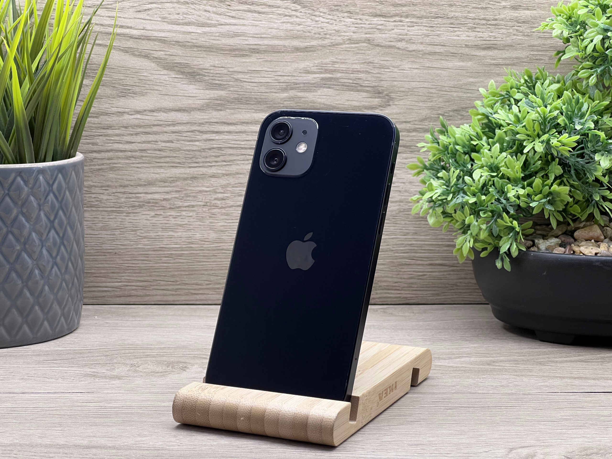 iPhone 12 Black 64GB 2 ÉV Garanciával 93%