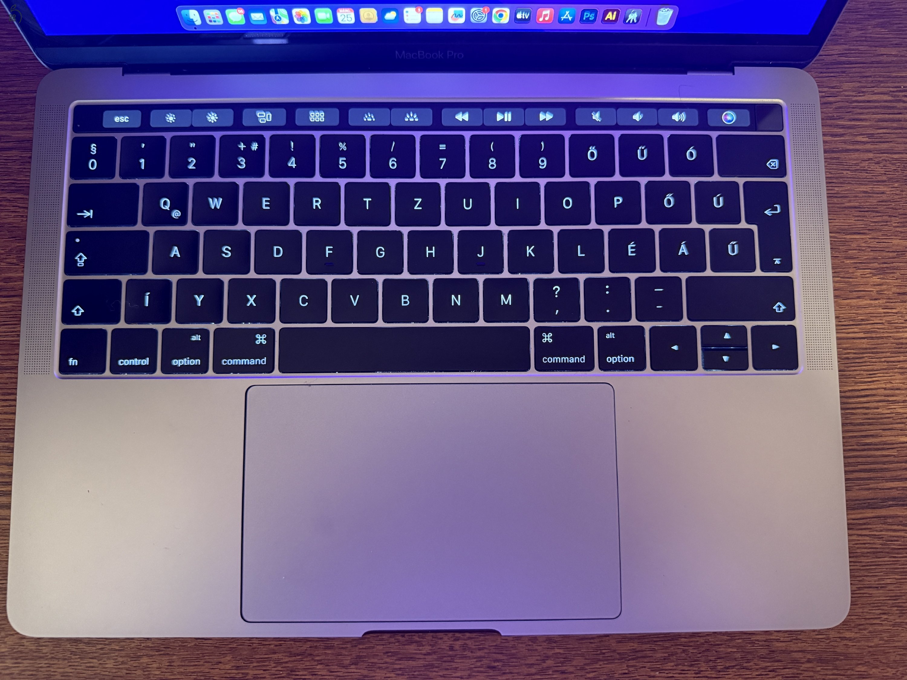 Apple MacBook Pro 13” 2017 TouchBar szép állapotban