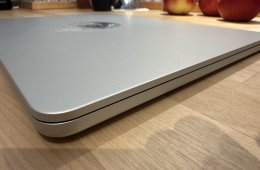 Macbook air M2 16/256 GB