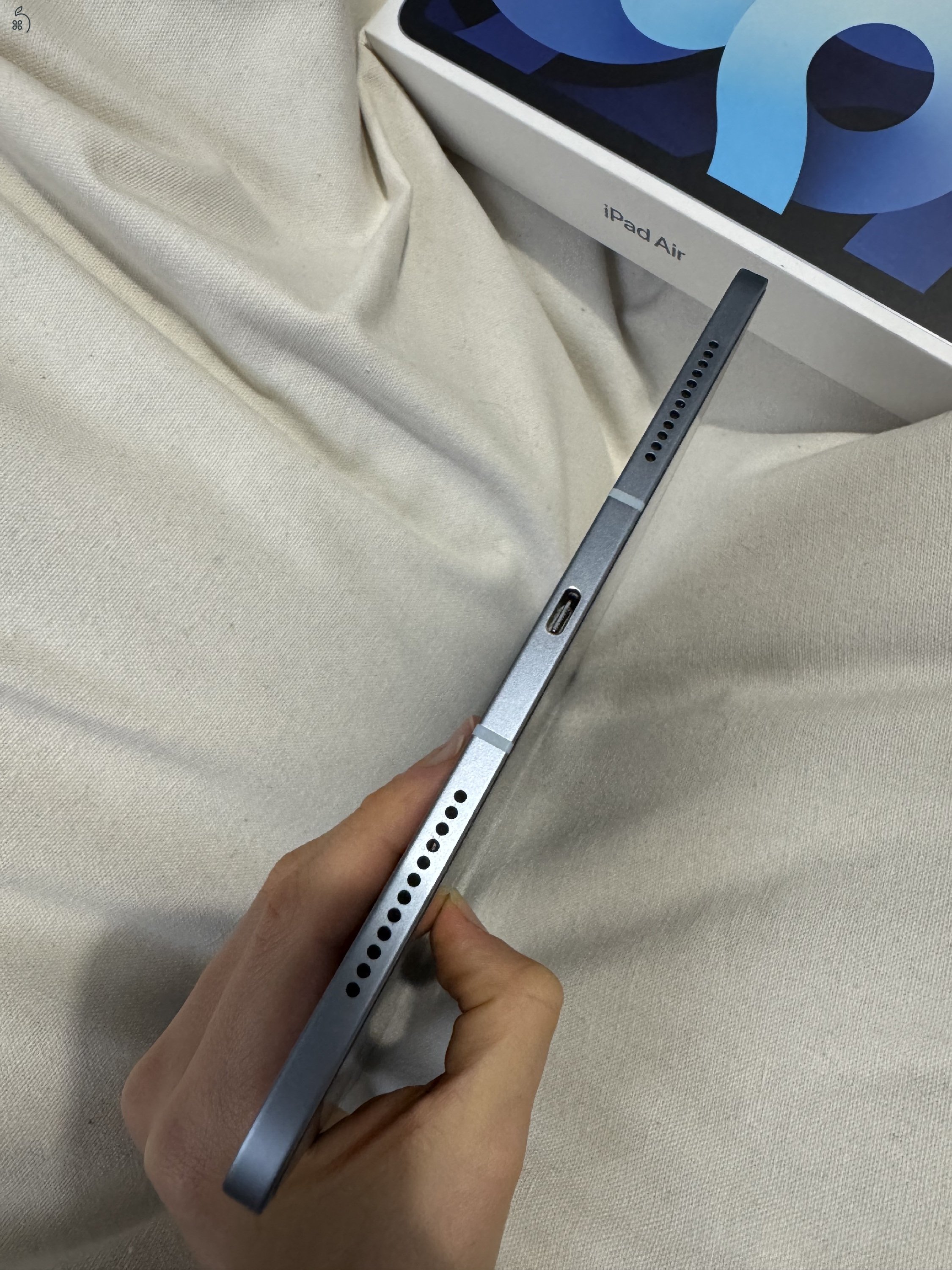 Apple iPad Air 4. generációs Wi-Fi + Cell 64 GB Sky Blue + Apple Pencil 2. generációs + ajándék fekete Spigen tok