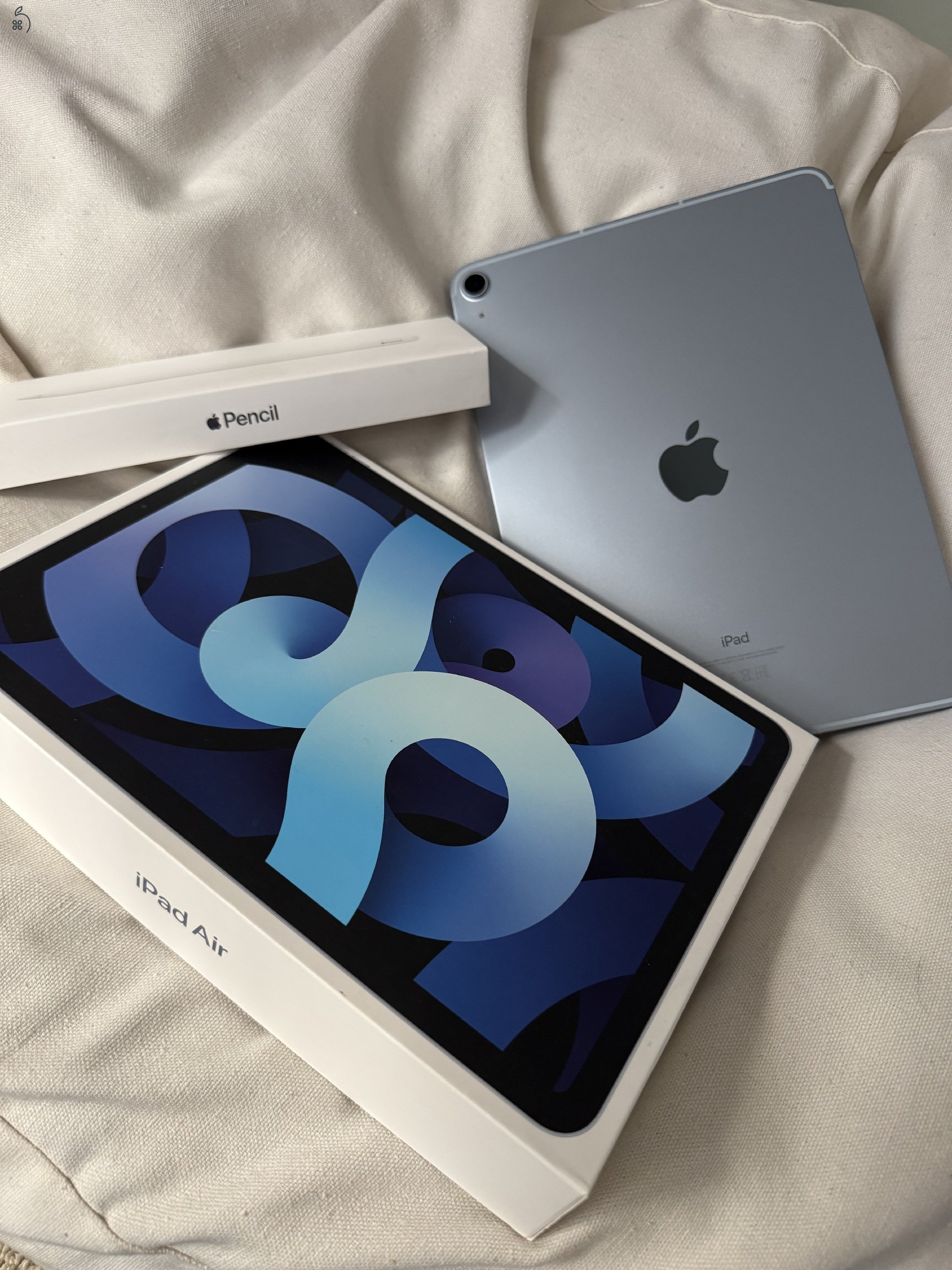 Apple iPad Air 4. generációs Wi-Fi + Cell 64 GB Sky Blue + Apple Pencil 2. generációs + ajándék fekete Spigen tok