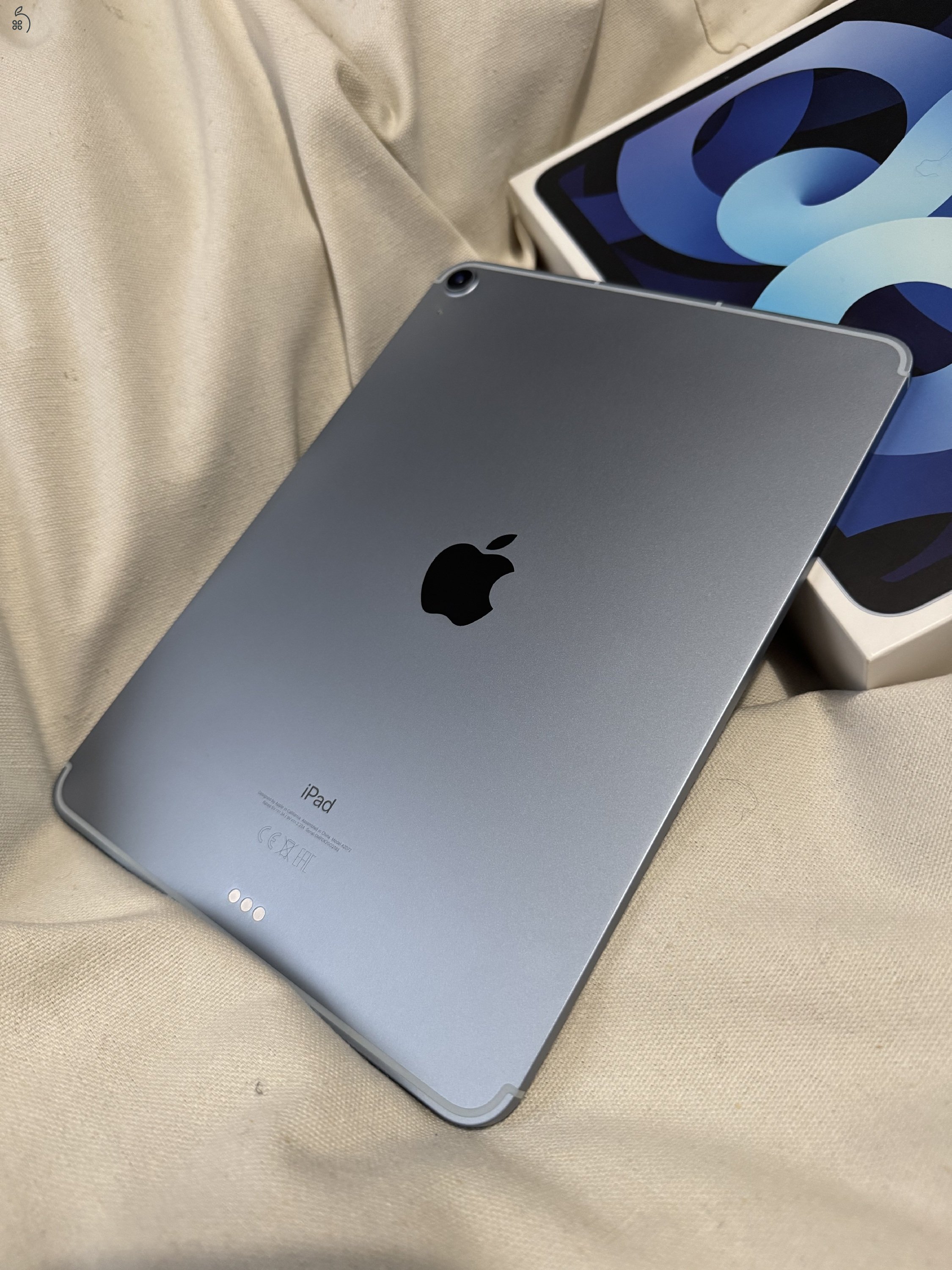 Apple iPad Air 4. generációs Wi-Fi + Cell 64 GB Sky Blue + Apple Pencil 2. generációs + ajándék fekete Spigen tok