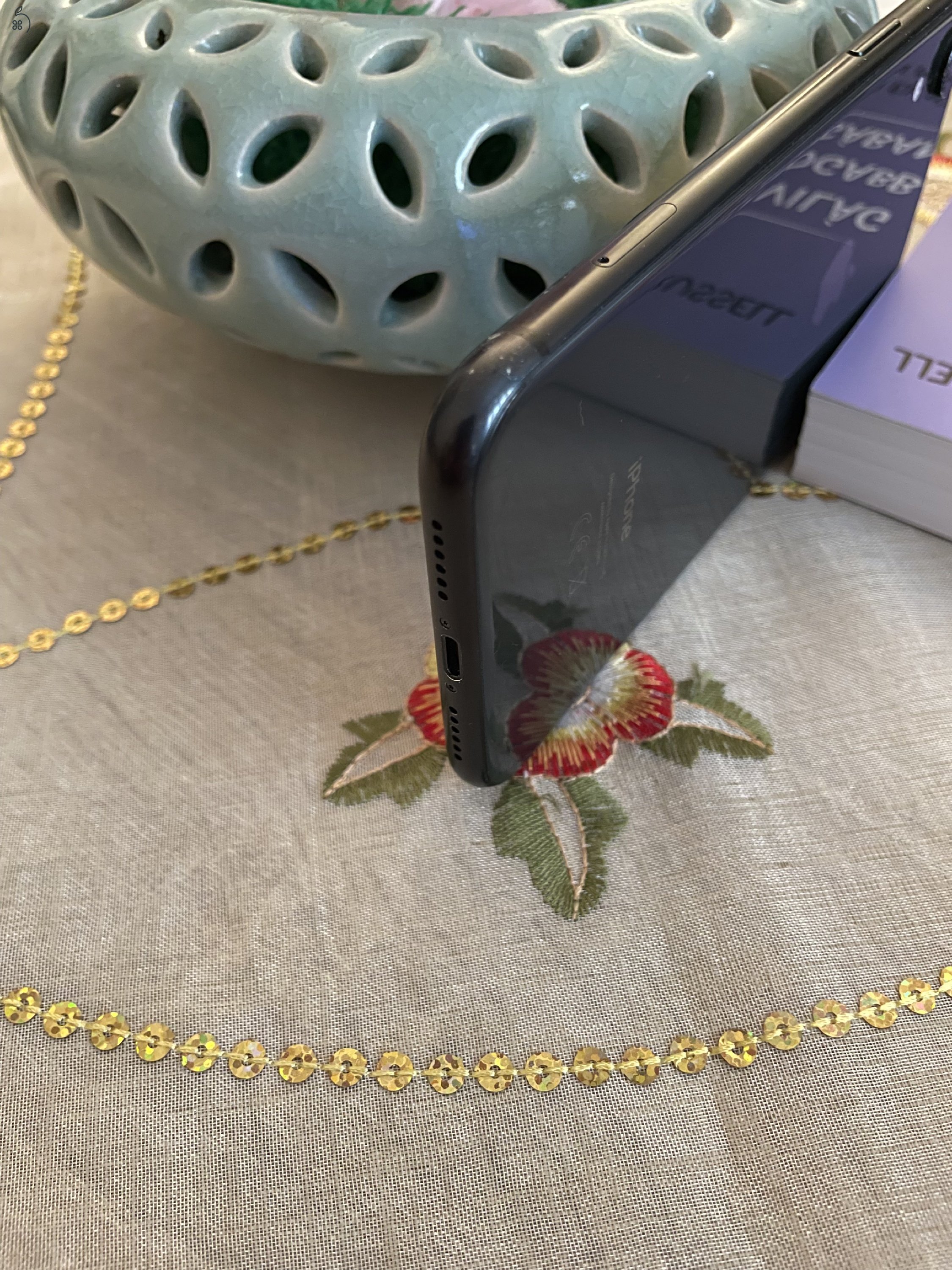 iPhone XR, fekete, 128GB-os, független