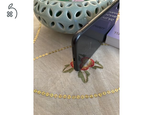 iPhone XR, fekete, 128GB-os, független