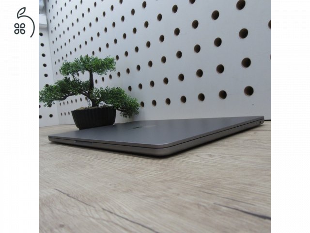 Apple MacBook Air 13 M2 (2022) 8GB/512GB SSD - Szép állapot - 99% akkumulátor, 53 ciklus