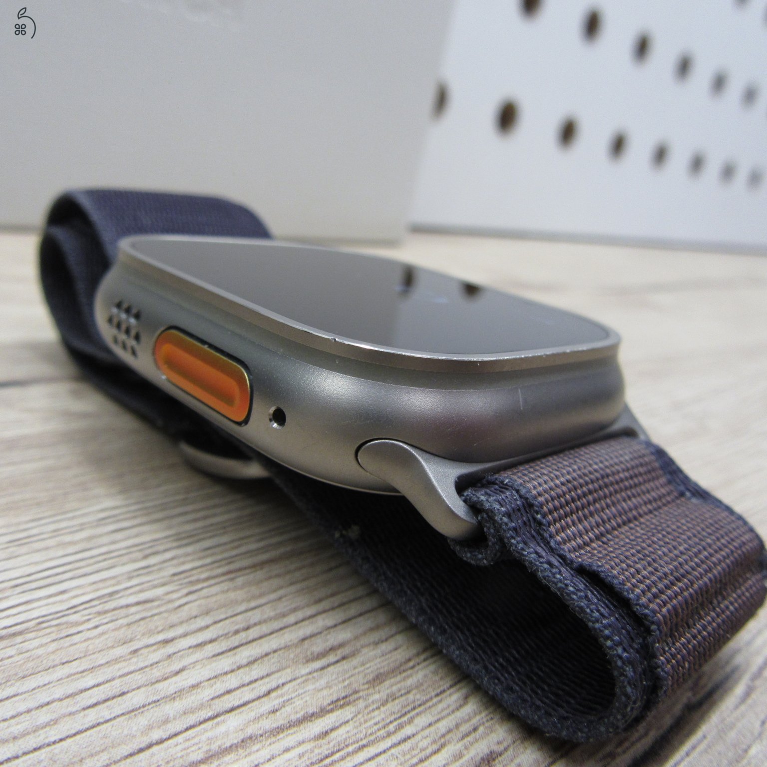 Apple Watch Ultra 2 49mm Titanium Zafír üveg Megkímélt állapot (2026.12.18-ig garancia)