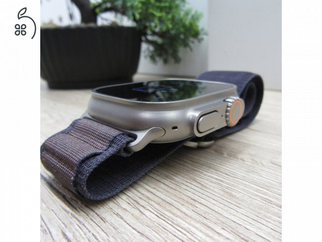Apple Watch Ultra 2 49mm Titanium Zafír üveg Megkímélt állapot (2026.12.18-ig garancia)