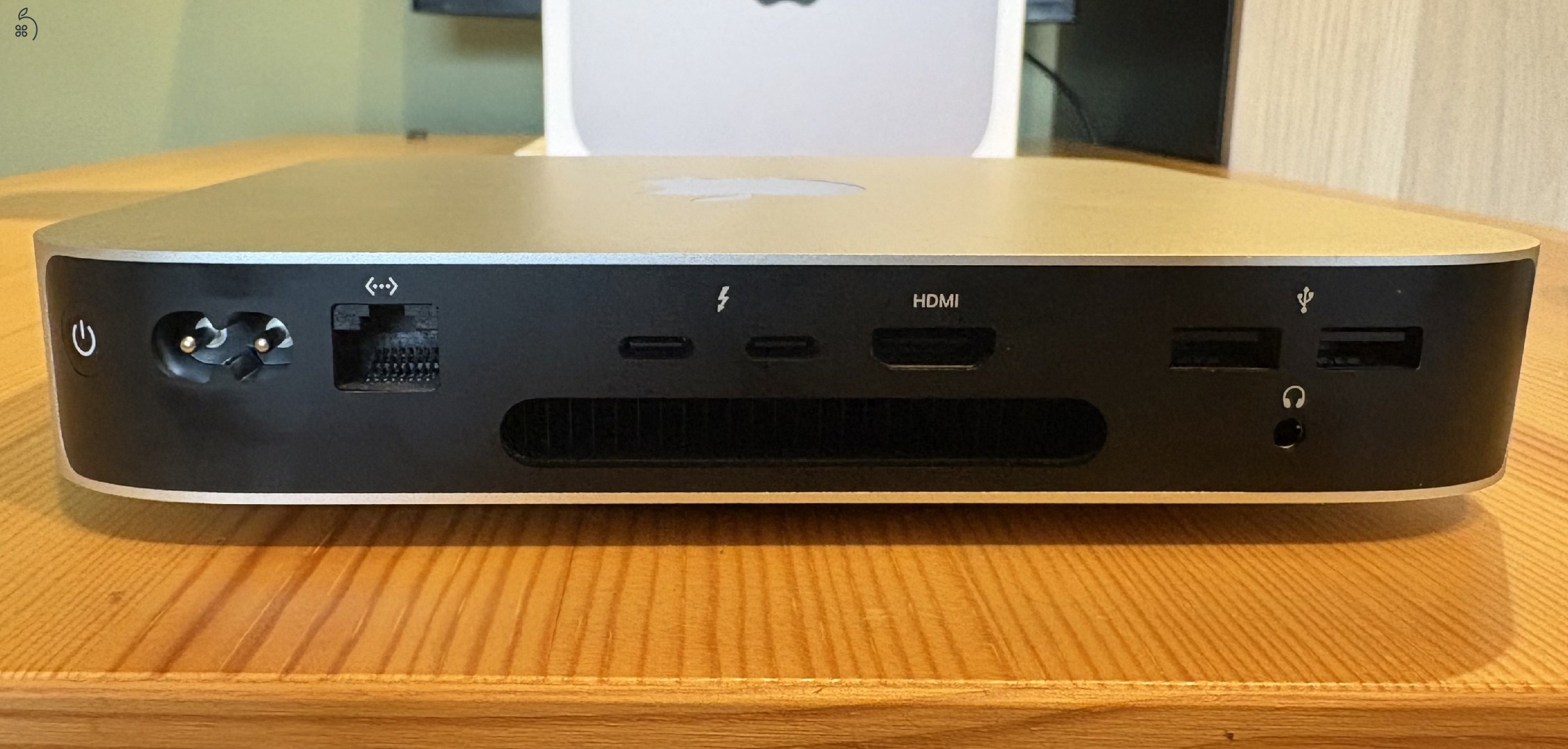 Mac mini M2 & Magic Keyboard 