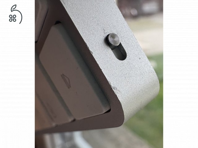 Mac mini M2 & Magic Keyboard 