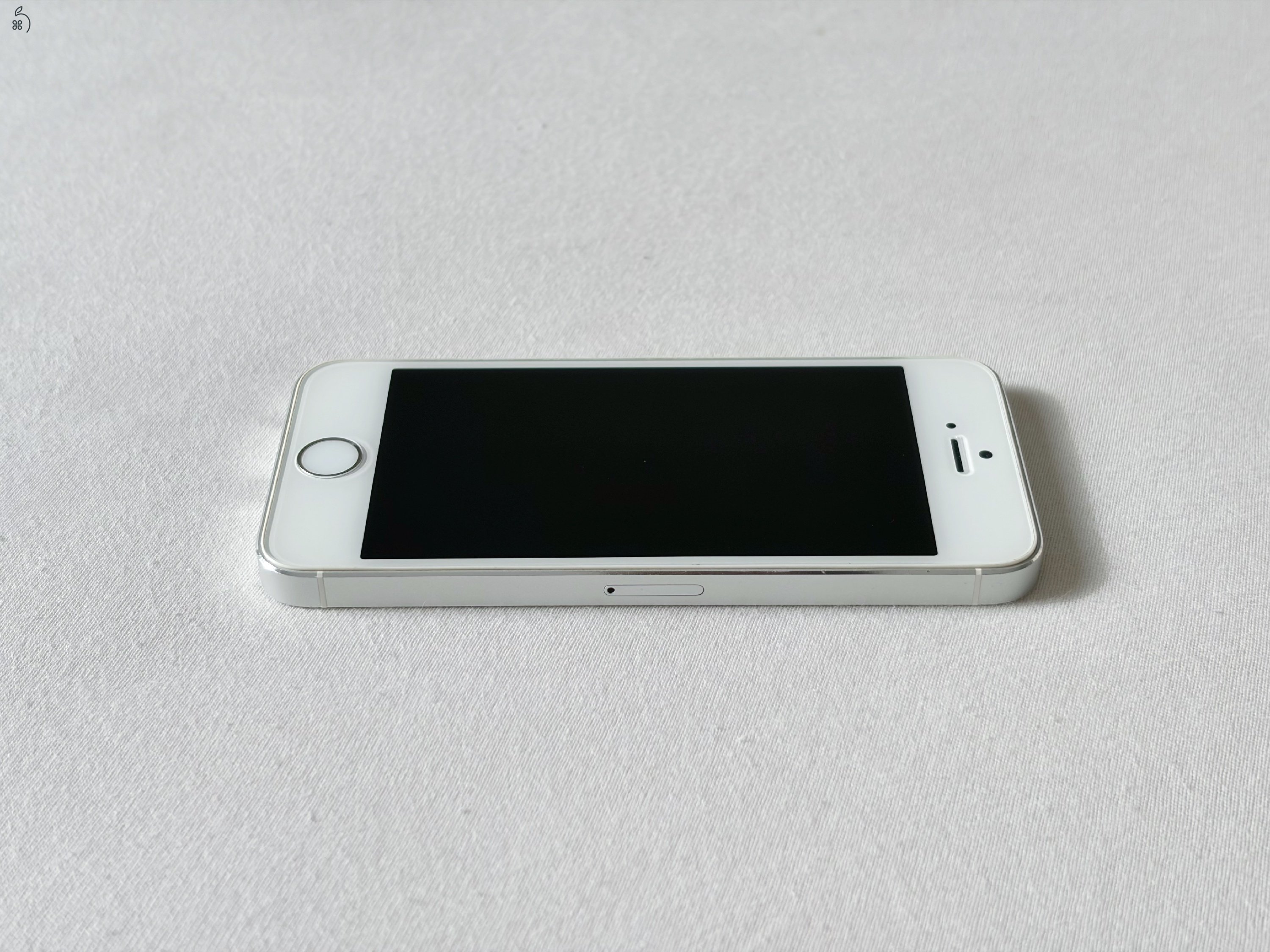 iPhone 5s 16GB ezüst, ÚJSZERŰ állapotban, eredeti kiegészítőkkel | KIVÁLÓ állapot!