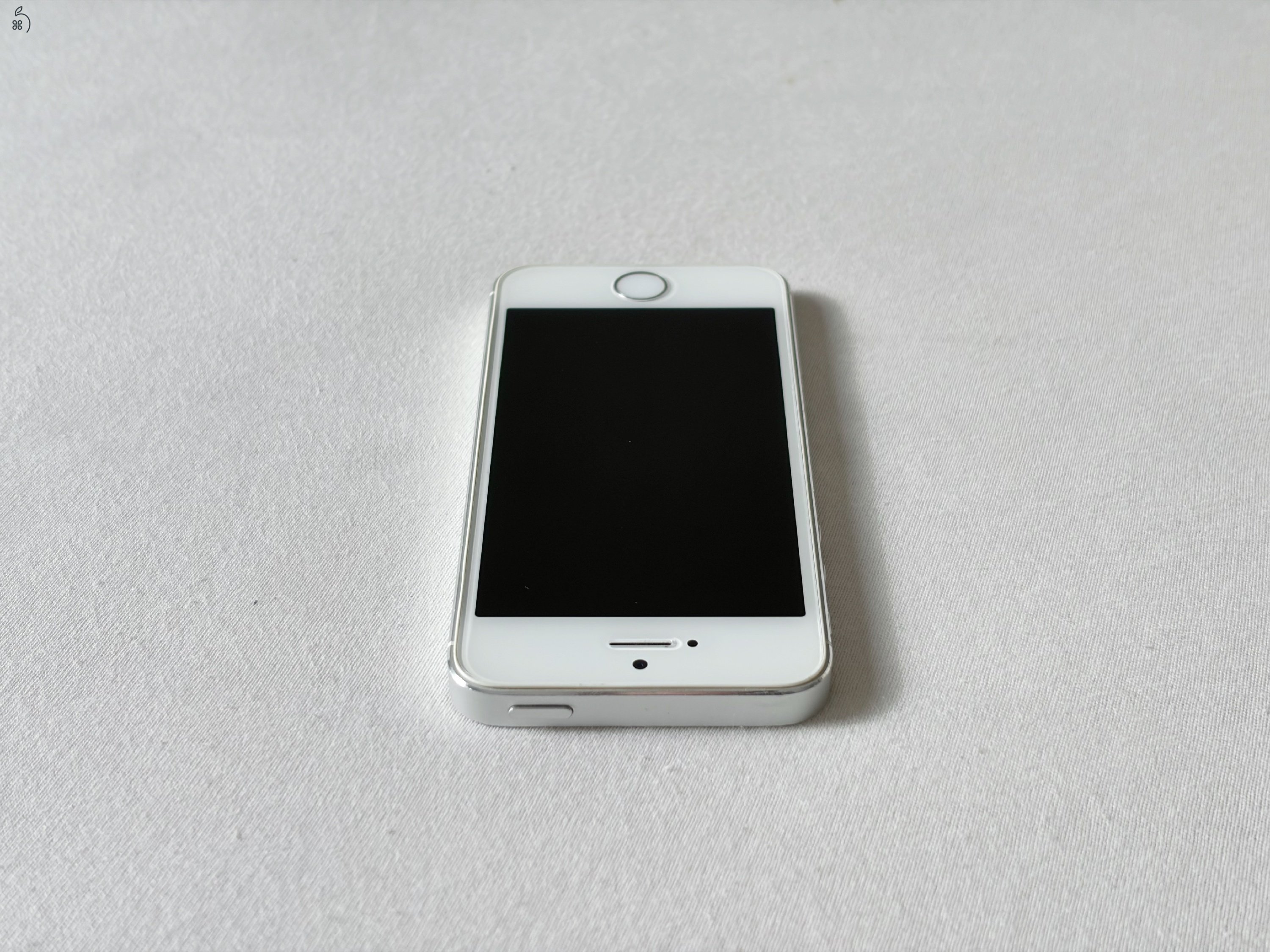 iPhone 5s 16GB ezüst, ÚJSZERŰ állapotban, eredeti kiegészítőkkel | KIVÁLÓ állapot!