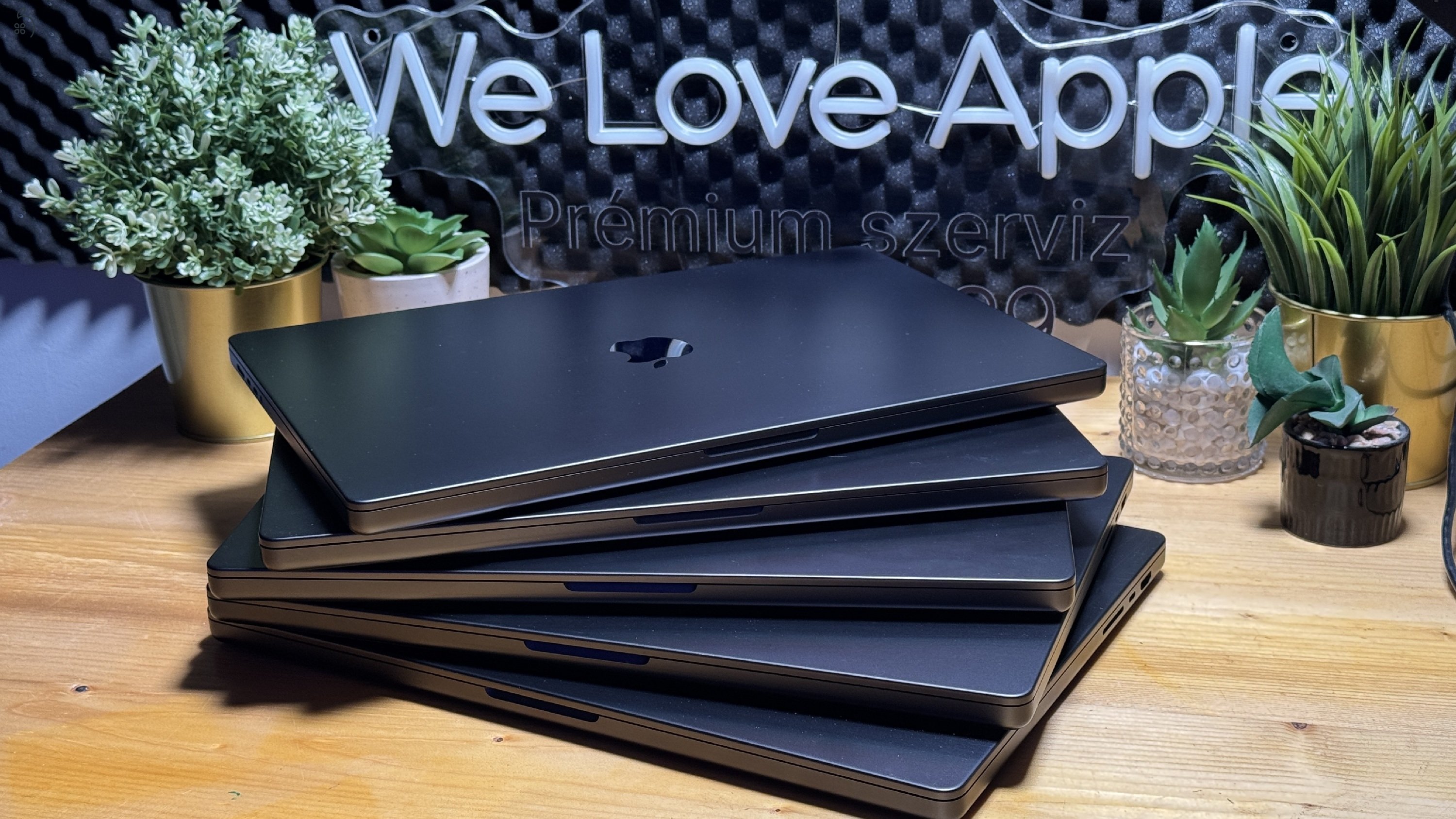  Macbook Pro M1 Pro és M2 Pro 16