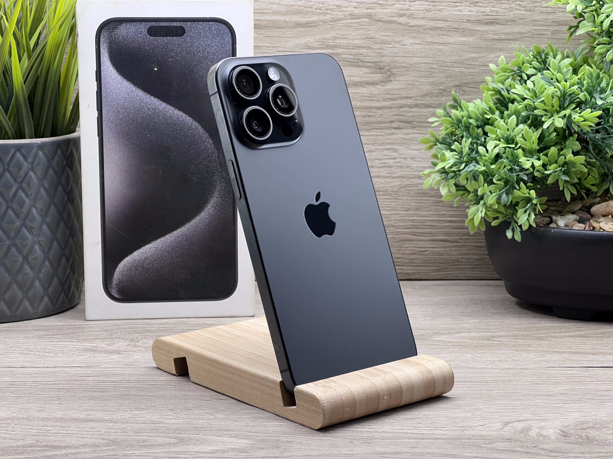 iPhone 15 Pro Max Black Titanium 256GB 2 ÉV Garanciával 91%